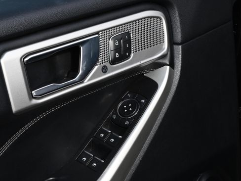 Used 2020 Ford Explorer Limited w/ Class III Trailer Tow Package image 27