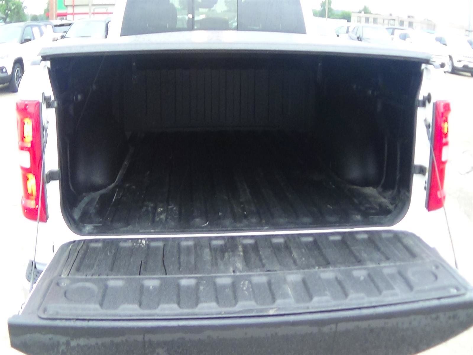 Used 2025 RAM 1500 Big Horn AWD/4WD image 12
