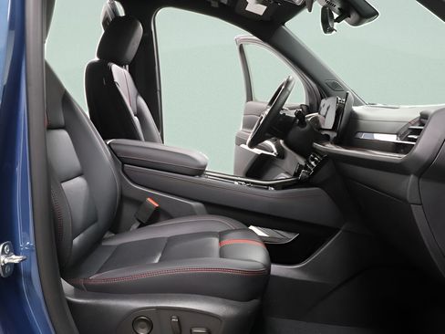 Used 2025 Chevrolet Traverse RS w/ LPO, Floor Liner Package AWD/4WD image 27
