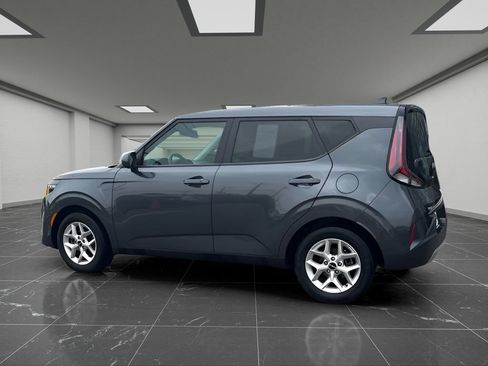 Used 2023 Kia Soul S FWD image 8