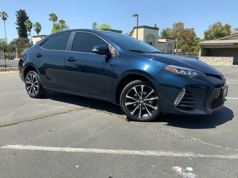 Used 2019 Toyota Corolla SE FWD image 2