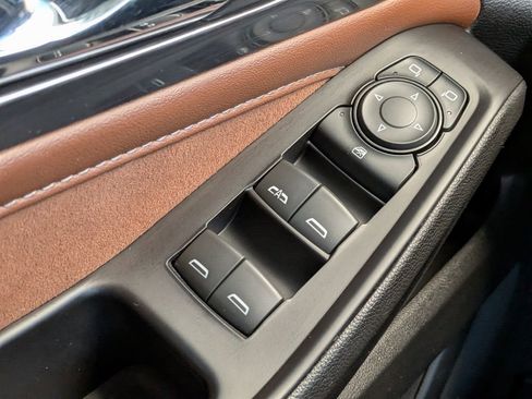 Used 2020 Chevrolet Traverse High Country w/ LPO, Floor Liner Package AWD/4WD image 24