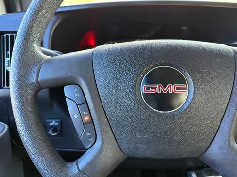 Used 2017 GMC Savana 2500 RWD image 28
