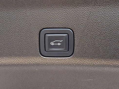 Certified 2024 GMC Yukon XL Denali image 32