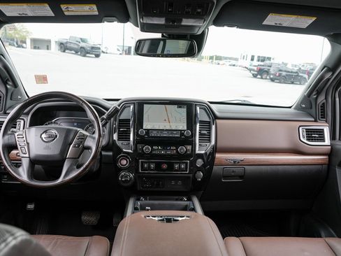 Used 2021 Nissan Titan Platinum Reserve w/ Moonroof Package image 19