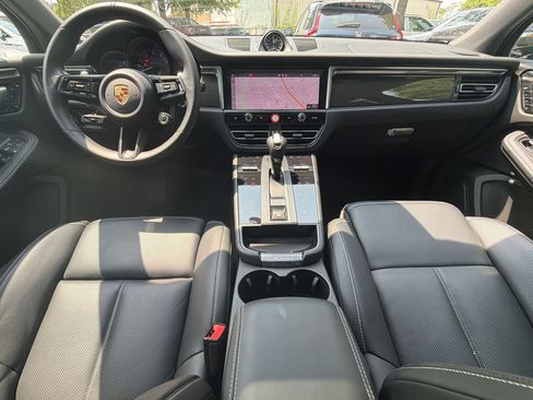 Used 2024 Porsche Macan AWD/4WD image 16