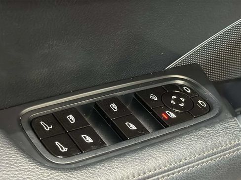 Used 2019 Porsche Cayenne AWD/4WD image 19