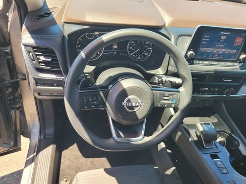 Certified 2023 Nissan Rogue SV FWD image 30