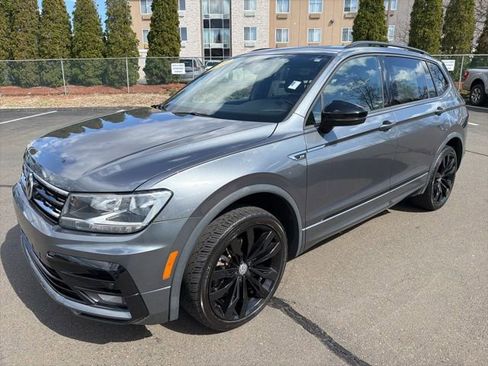 Used 2021 Volkswagen Tiguan SE R-Line image 3