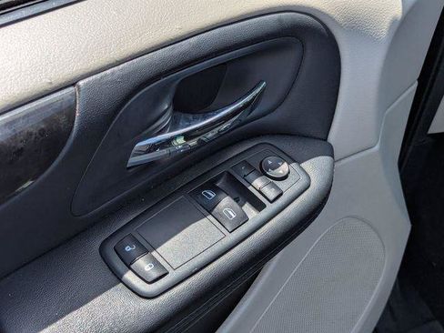 Used 2013 Dodge Grand Caravan American Value Package w/ UConnect Hands-Free Group FWD image 11