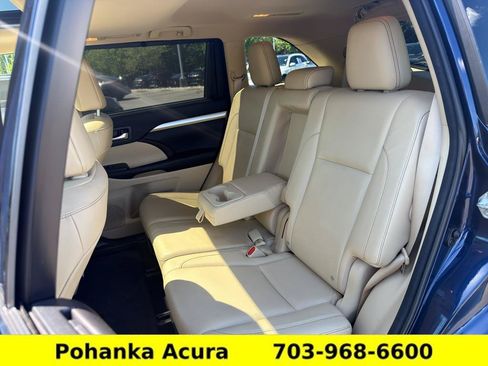 Used 2016 Toyota Highlander XLE AWD/4WD image 25