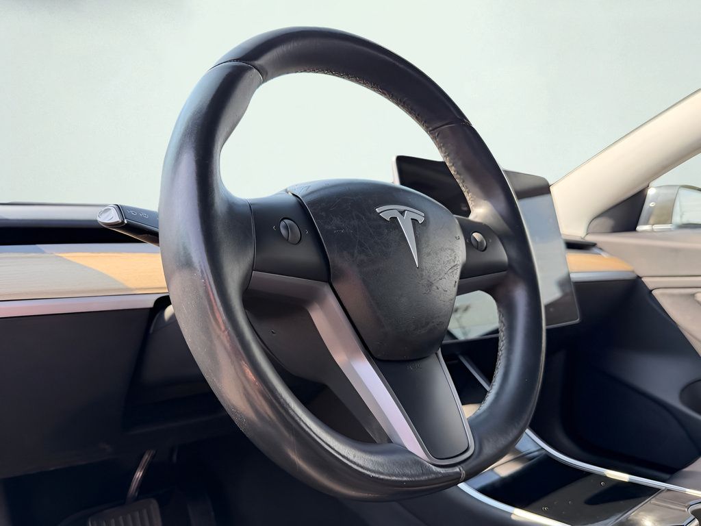 Used 2018 Tesla Model 3 Mid Range RWD image 38