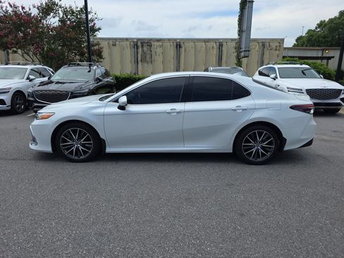 Used 2023 Toyota Camry XLE w/ Cold Weather Package AWD/4WD image 4