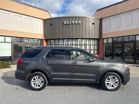 Used 2018 Ford Explorer XLT w/ Equipment Group 202A image 42