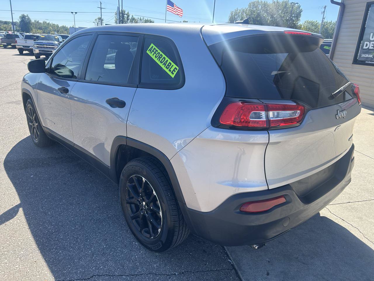 Used 2014 Jeep Cherokee Sport FWD image 7