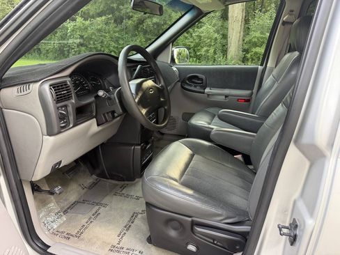 Used 2002 Chevrolet Venture Warner Brothers w/ Trailering Pkg FWD image 9