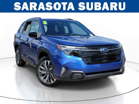 Certified 2025 Subaru Forester Touring AWD/4WD image 1