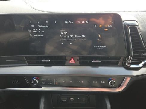 Used 2025 Kia Sportage EX image 30