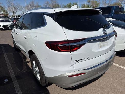 Used 2020 Buick Enclave Essence image 4