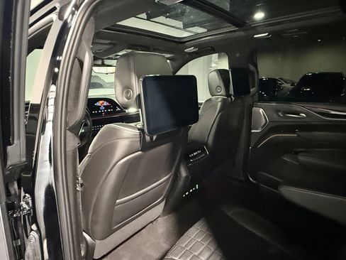 Used 2023 Cadillac Escalade V w/ LPO, ONYX Package AWD/4WD image 58
