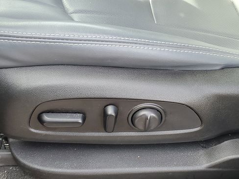 Used 2020 Buick Enclave Essence w/ Sport Touring Edition image 27