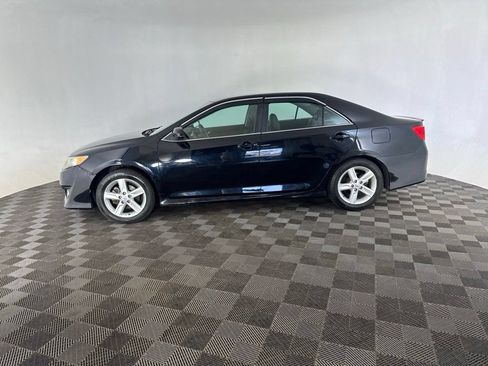 Used 2014 Toyota Camry SE FWD image 9