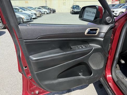Used 2014 Jeep Grand Cherokee Laredo w/ Quick Order Package 23E AWD/4WD image 10