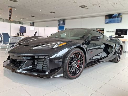 Used 2023 Chevrolet Corvette Z06 RWD image 1