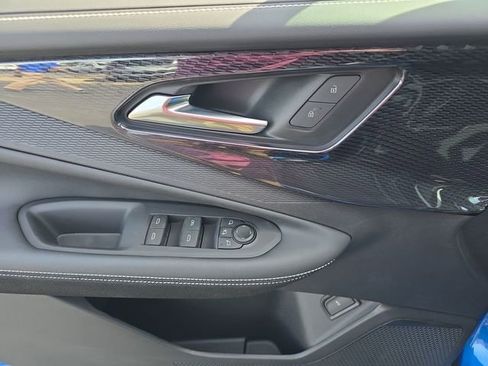 New 2025 Chevrolet Blazer EV LT image 21