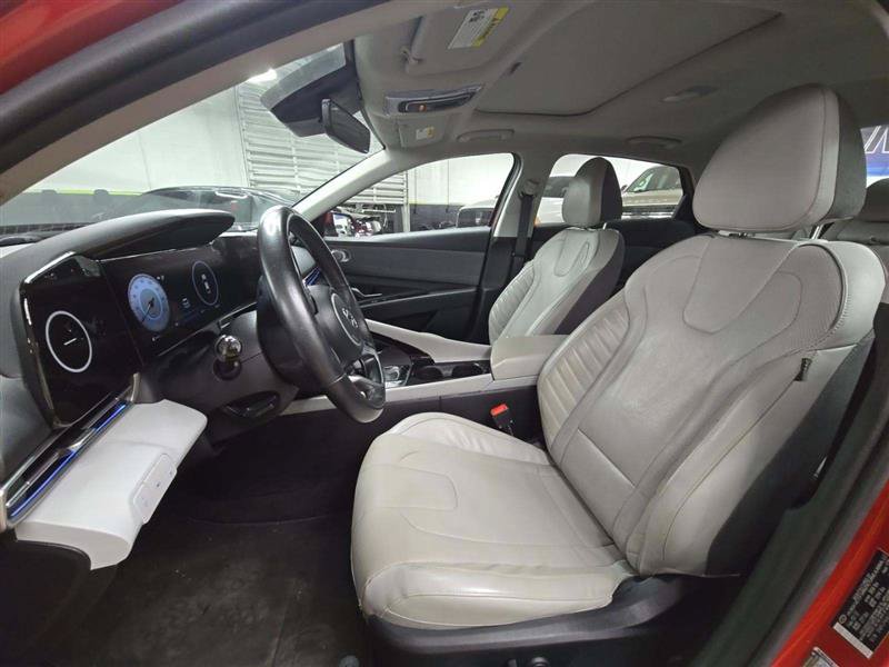 Used 2022 Hyundai Elantra Limited FWD image 7