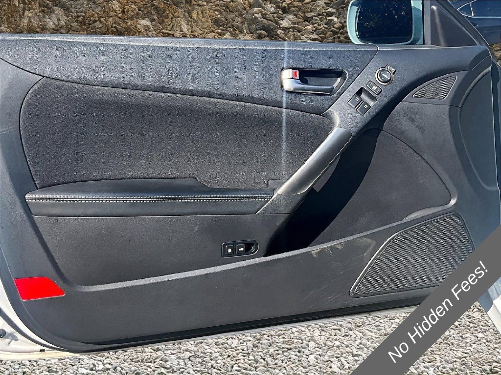 Used 2016 Hyundai Genesis 3.8 RWD image 16
