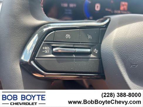 New 2025 Chevrolet Equinox EV RS w/ LPO, Illumination Package image 11