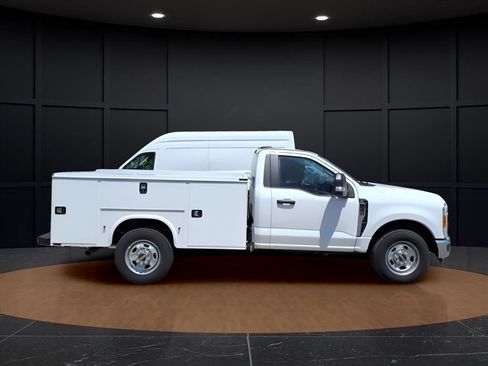 New 2023 Ford F350 XL w/ XL Chrome Package RWD image 2