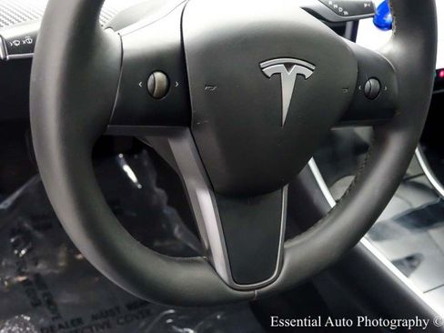 Used 2018 Tesla Model 3 Long Range RWD image 16