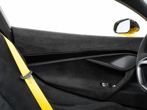 Used 2024 McLaren 750S Spider image 26