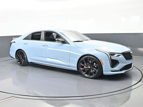 Used 2025 Cadillac CT4 V RWD image 8