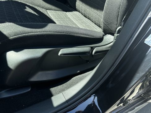 Certified 2023 Honda HR-V LX image 14