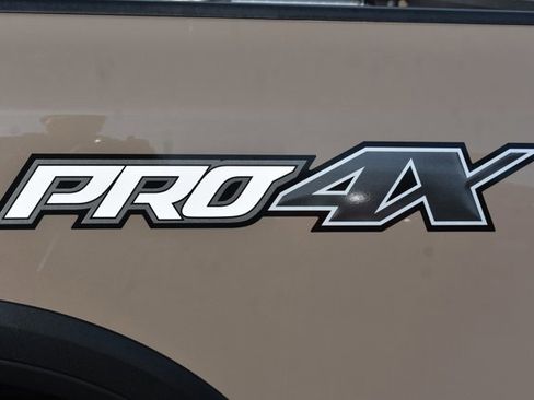 Used 2023 Nissan Titan PRO-4X w/ Pro-4x Convenience Package image 12