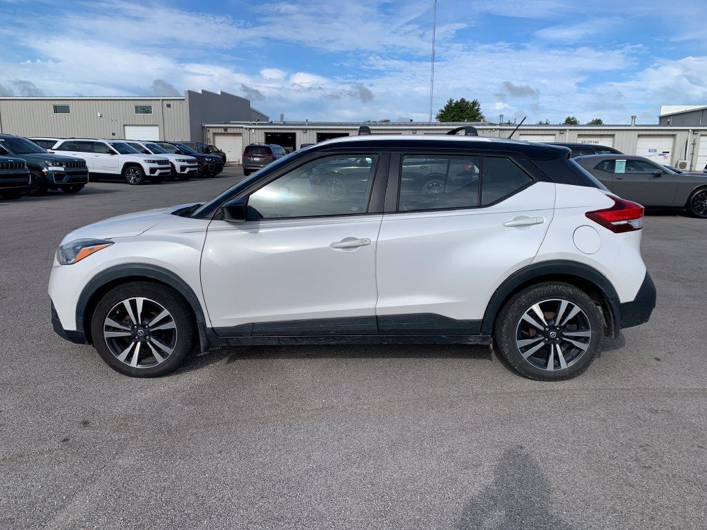 Used 2018 Nissan Kicks SV w/ Exterior Package FWD image 3