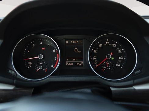 Used 2016 Volkswagen Passat 1.8T SE image 4