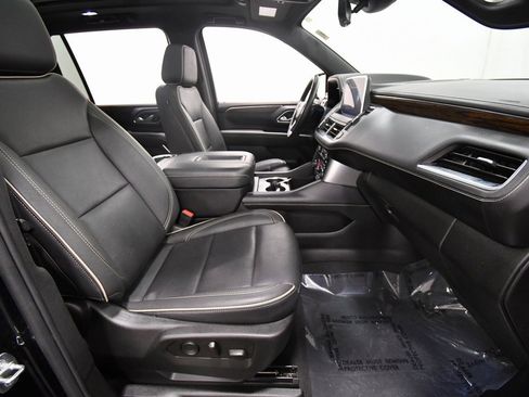 Used 2024 Chevrolet Suburban Premier image 19