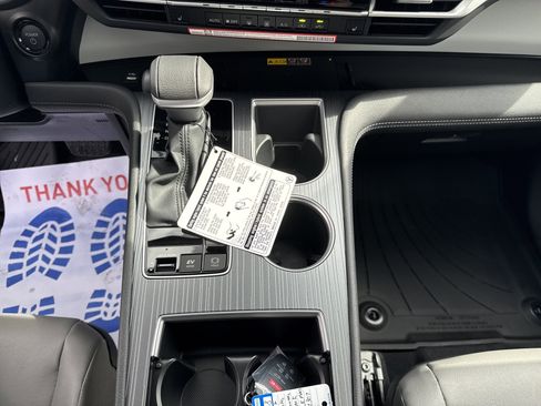 New 2026 Toyota Sienna XLE image 21