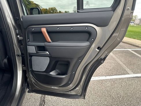 Used 2024 Land Rover Defender 130 X image 19