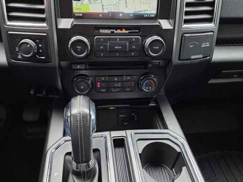 Used 2015 Ford F150 XLT w/ Equipment Group 302A Luxury AWD/4WD image 17