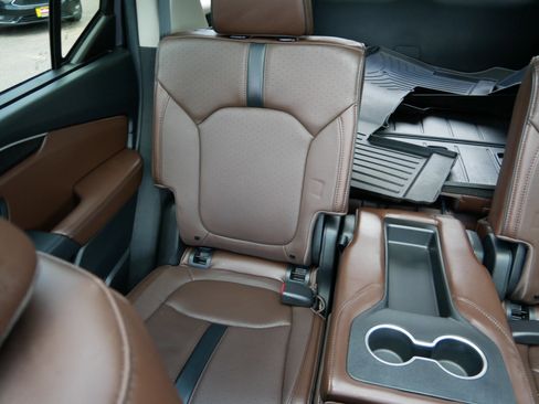 Used 2025 Honda Pilot Elite image 12