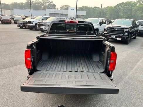 Used 2022 Chevrolet Colorado Z71 w/ Safety Package AWD/4WD image 9