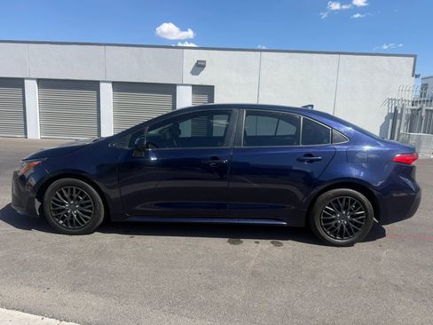 Used 2020 Toyota Corolla LE w/ Carpet Mat Package (TMS) FWD image 3