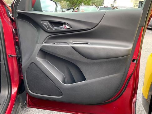 Used 2018 Chevrolet Equinox LT image 22