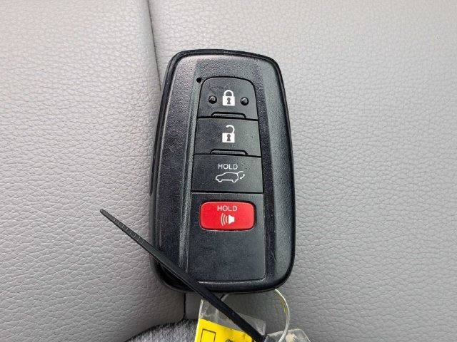 Used 2023 Toyota Highlander Bronze Edition AWD/4WD image 30