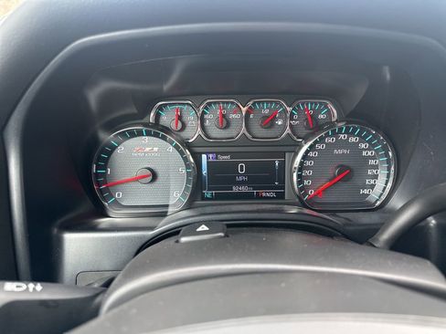 Used 2018 Chevrolet Silverado 1500 LT w/ Midnight Edition image 15